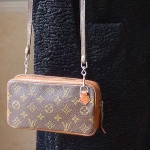 ❌❌SOLD❌❌Vintage LV monigeam Marley Bandouliere crossbody bag